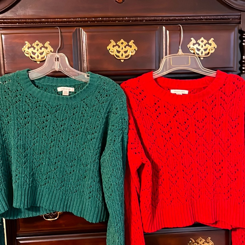 💋2 bundled AE SWEATERS💋 Both a Size Small, NWOT, one Green & one Cherry Red!💋